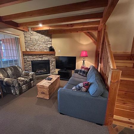 3 Bedroom 3 Bath Ski In Ski Out With Private Hot Tub Big White Ski Resort Exterior foto