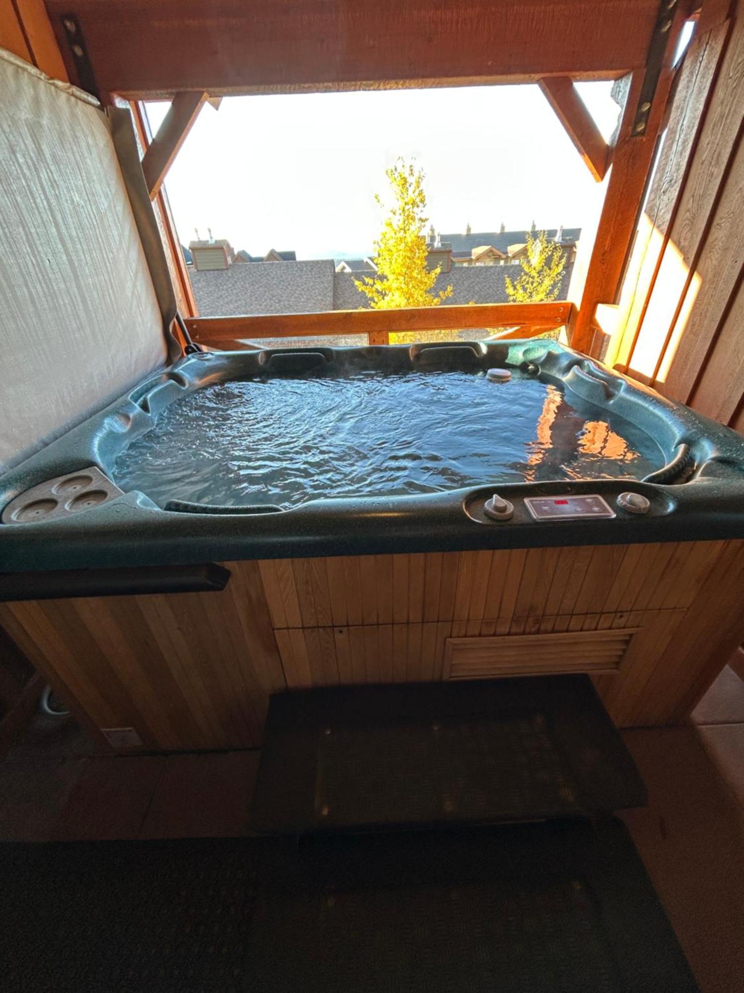 3 Bedroom 3 Bath Ski In Ski Out With Private Hot Tub Big White Ski Resort Exterior foto