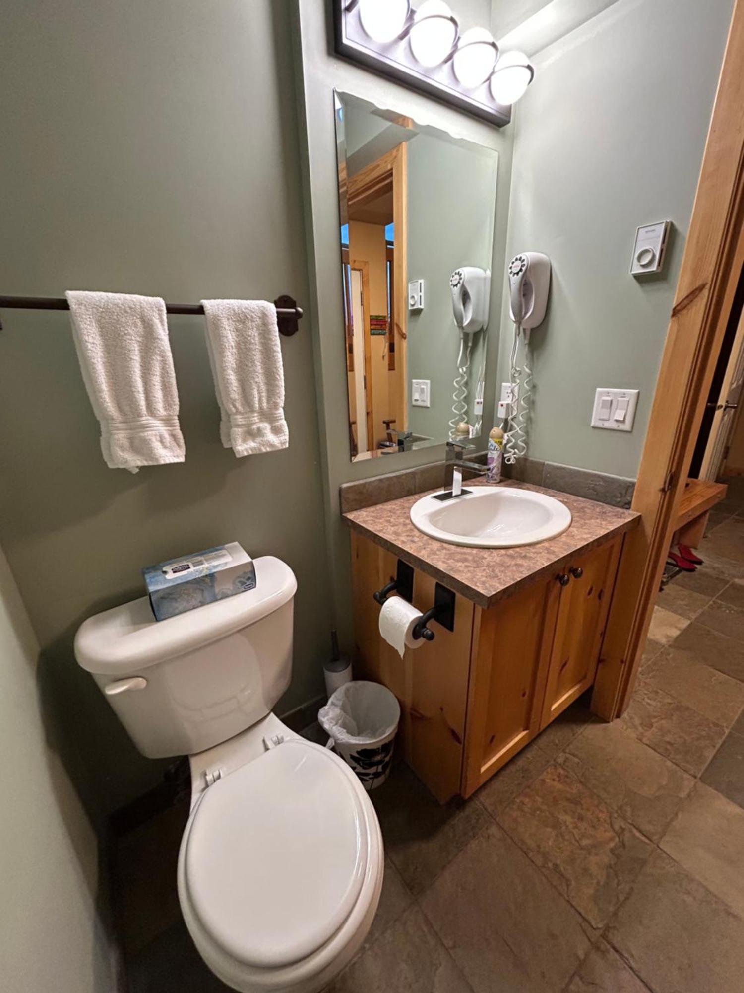3 Bedroom 3 Bath Ski In Ski Out With Private Hot Tub Big White Ski Resort Exterior foto