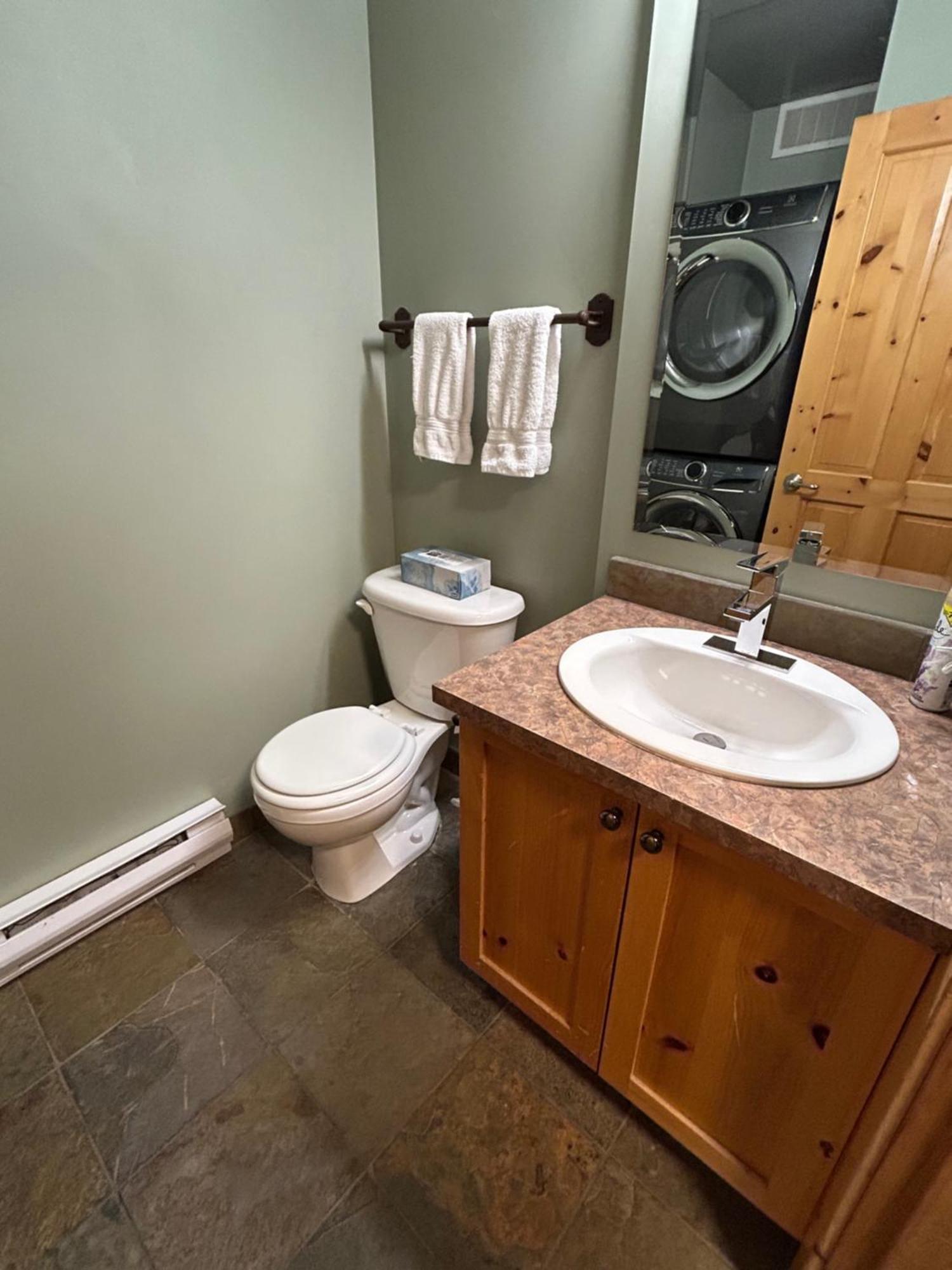 3 Bedroom 3 Bath Ski In Ski Out With Private Hot Tub Big White Ski Resort Exterior foto