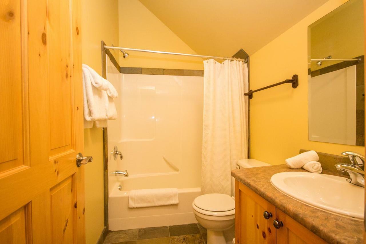 3 Bedroom 3 Bath Ski In Ski Out With Private Hot Tub Big White Ski Resort Exterior foto