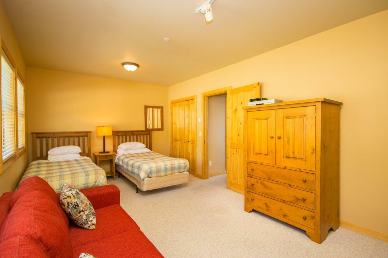 3 Bedroom 3 Bath Ski In Ski Out With Private Hot Tub Big White Ski Resort Exterior foto