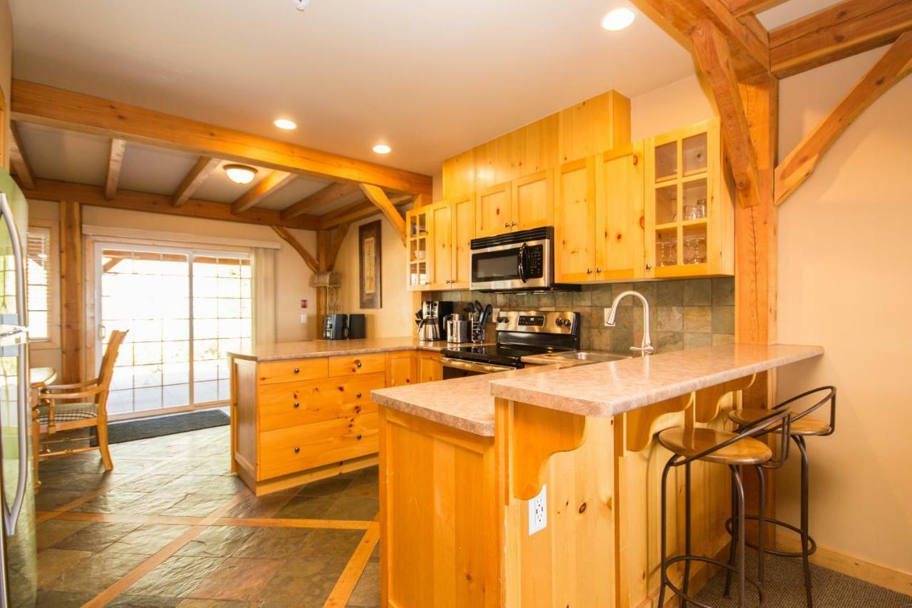 3 Bedroom 3 Bath Ski In Ski Out With Private Hot Tub Big White Ski Resort Exterior foto